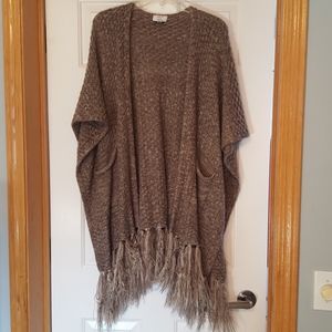 David and Young poncho